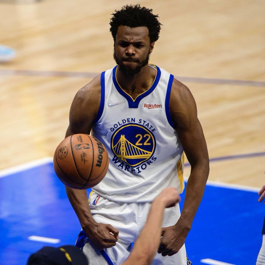 勾勒出赛场 勾勒出赛场